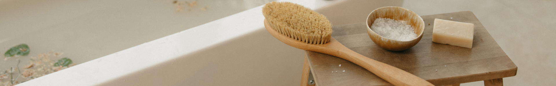 Pflegedienst und Seniorenbetreuung CuraVital-Körperpflege-startbild Badewanne